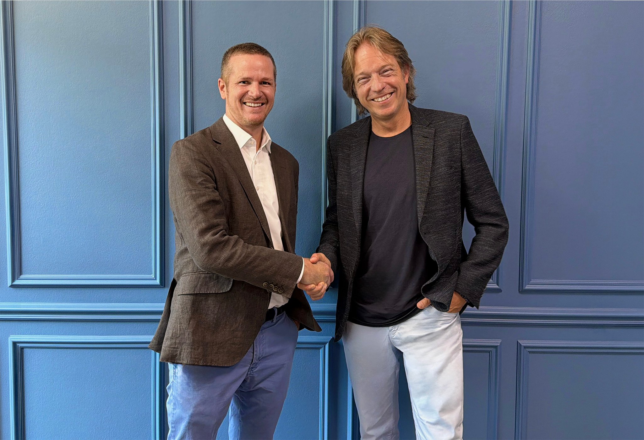 ET_Handshake_Bayerische_Tobien_1_040826