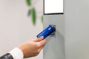 person-paying-with-its-credit-card